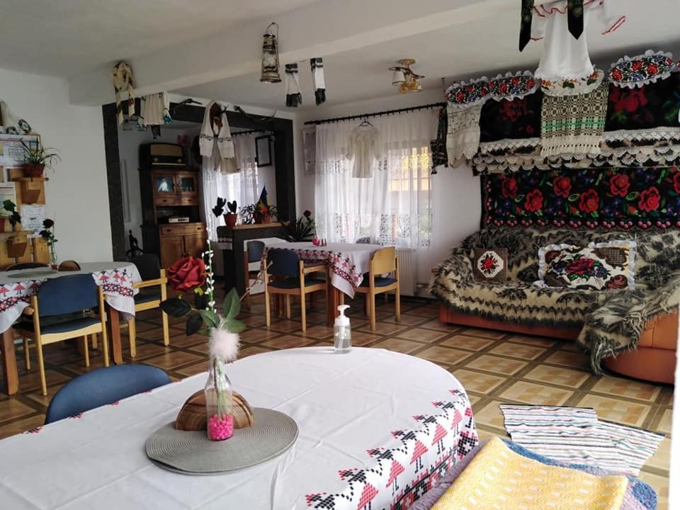 Pensiune Agroturistica "Casa Teodora" Budeşti Εξωτερικό φωτογραφία