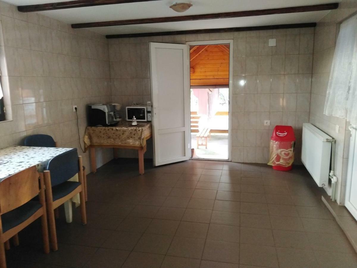 Pensiune Agroturistica "Casa Teodora" Budeşti Εξωτερικό φωτογραφία